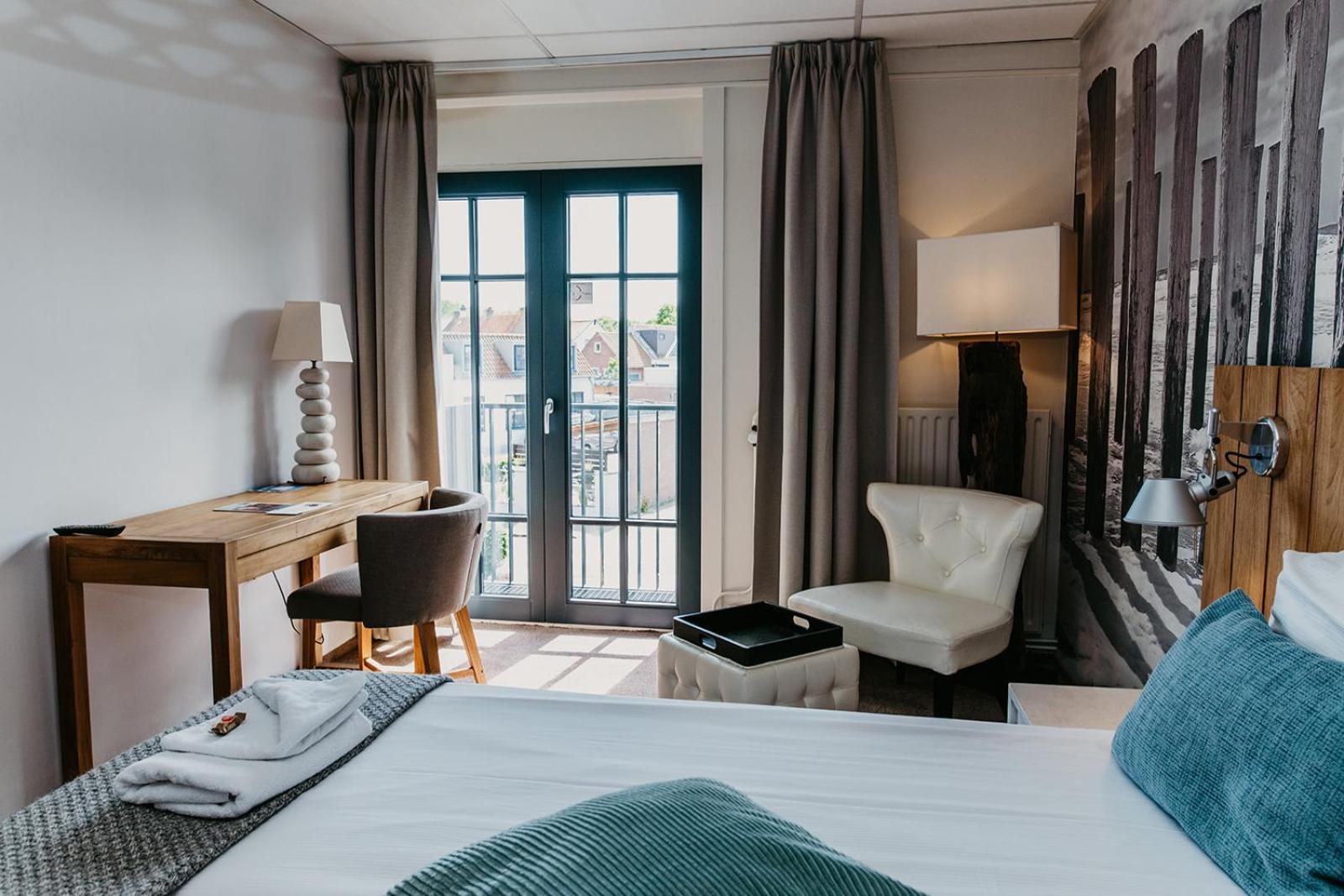 Romantik Badhotel Renesse Esterno foto